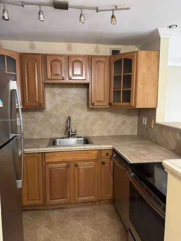 10383 N Kendall Dr N1, Miami, FL 33176