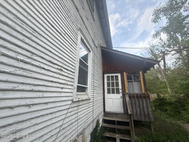 839 S 37th St, Louisville, KY 40211
