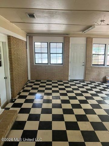 3335 E Lisa Drive, Pearl, MS 39208