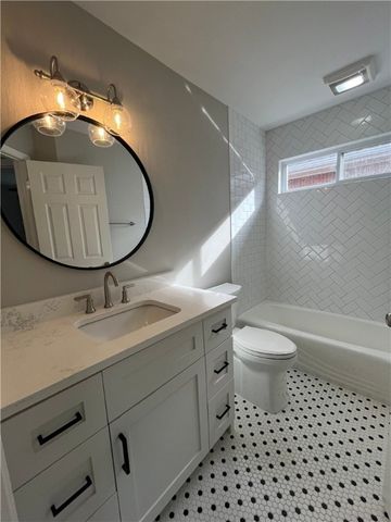 780 W Founders Park Drive, Springdale, AR 72762