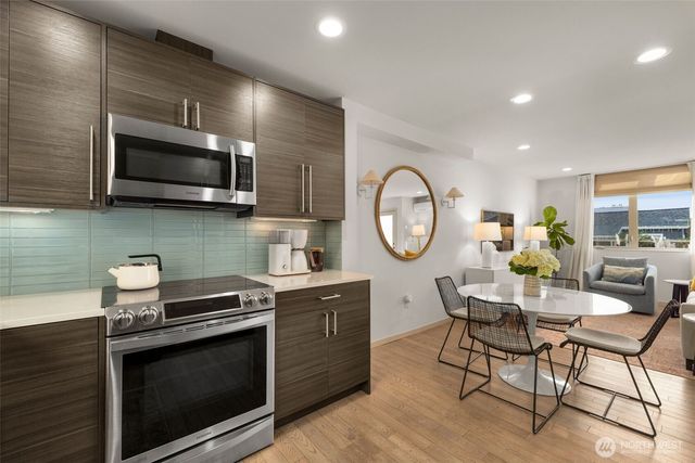 2422 55th Avenue SW, Seattle, WA 98116