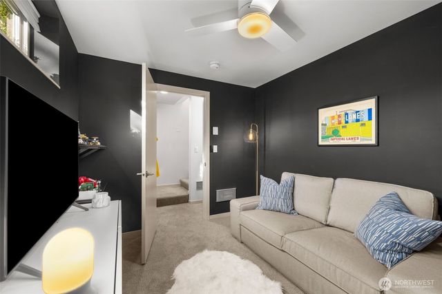 2422 55th Avenue SW, Seattle, WA 98116