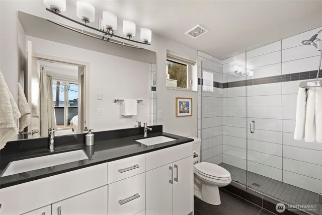 2422 55th Avenue SW, Seattle, WA 98116