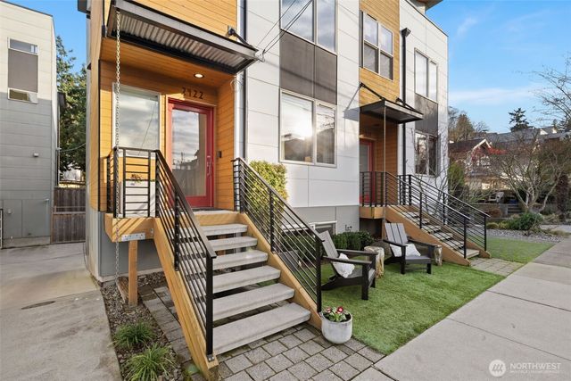 2422 55th Avenue SW, Seattle, WA 98116