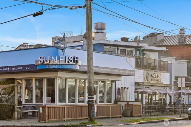 2422 55th Avenue SW, Seattle, WA 98116