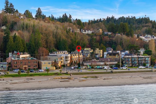 2422 55th Avenue SW, Seattle, WA 98116