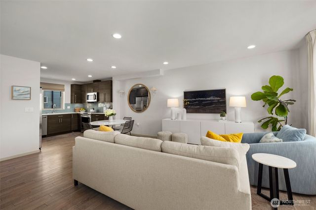 2422 55th Avenue SW, Seattle, WA 98116