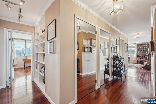 6040 Boulevard East 23G, West New York, NJ 07093