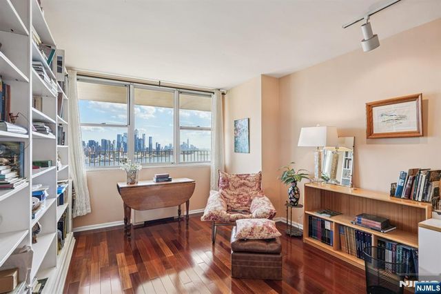 6040 Boulevard East 23G, West New York, NJ 07093