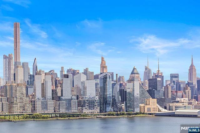 6040 Boulevard East 23G, West New York, NJ 07093