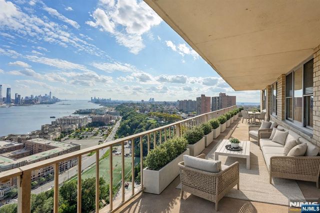 6040 Boulevard East 23G, West New York, NJ 07093