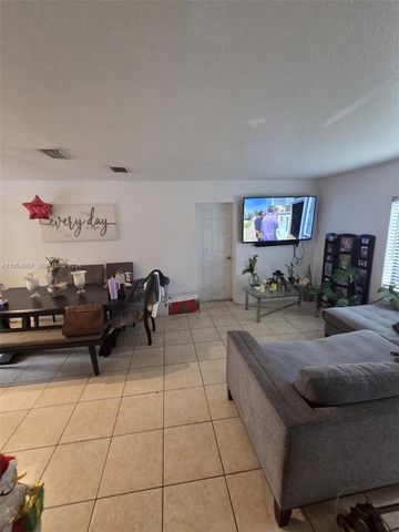 4270 NW 198th St, Miami Gardens, FL 33055