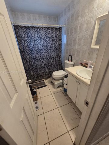 4270 NW 198th St, Miami Gardens, FL 33055