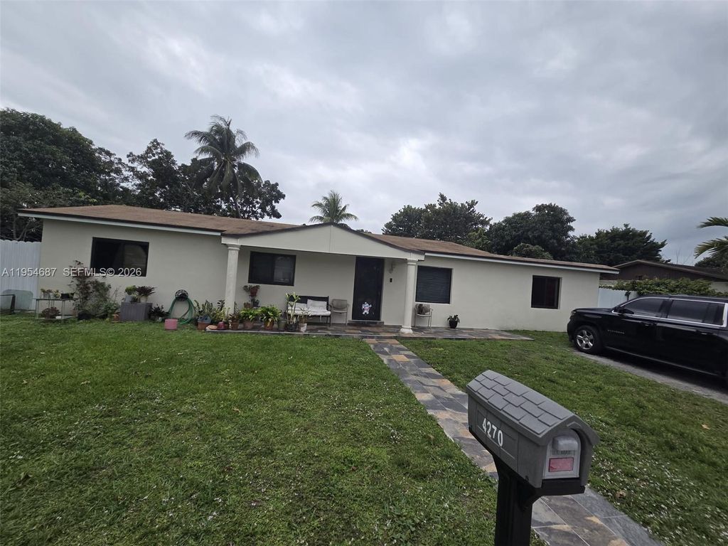 4270 NW 198th St, Miami Gardens, FL 33055