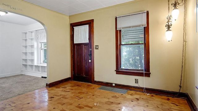 2627 7th Street, Eau Claire, WI 54703