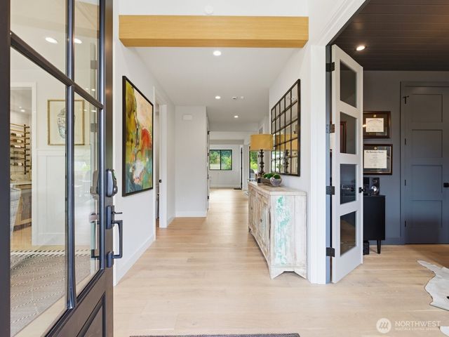 8216 23rd Avenue NE, Seattle, WA 98115
