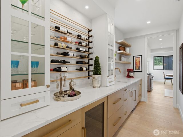 8216 23rd Avenue NE, Seattle, WA 98115