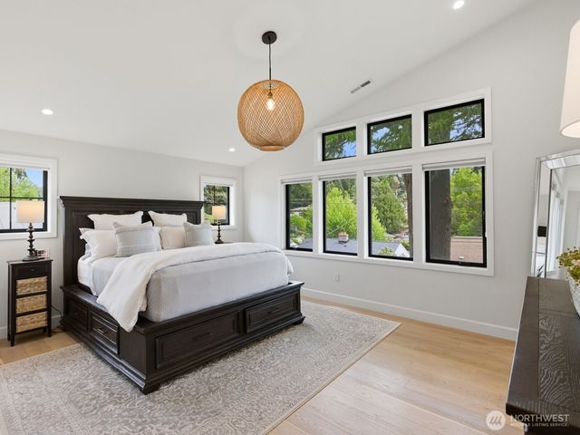 8216 23rd Avenue NE, Seattle, WA 98115