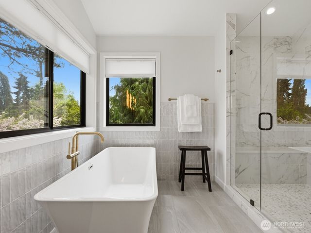 8216 23rd Avenue NE, Seattle, WA 98115