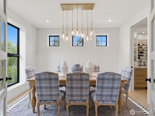 8216 23rd Avenue NE, Seattle, WA 98115