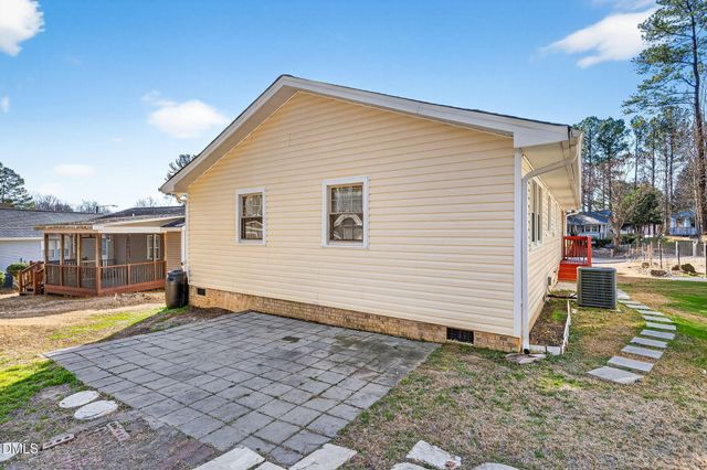 6201 Barrington Village Lane, Raleigh, NC 27610