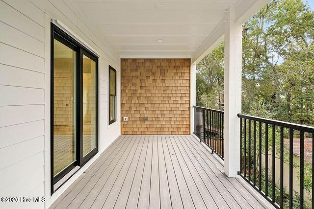 907 Fourth Street S, Carolina Beach, NC 28428