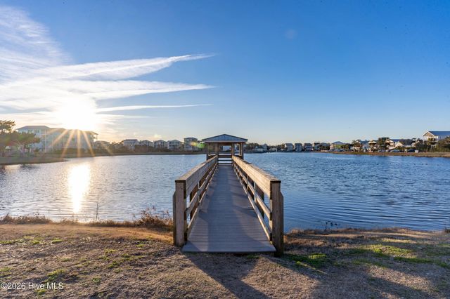 907 Fourth Street S, Carolina Beach, NC 28428