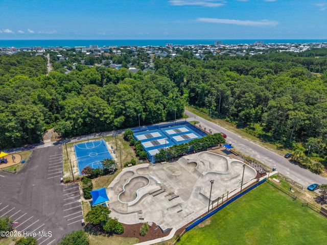 907 Fourth Street S, Carolina Beach, NC 28428
