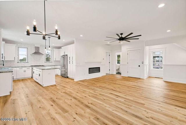 907 Fourth Street S, Carolina Beach, NC 28428