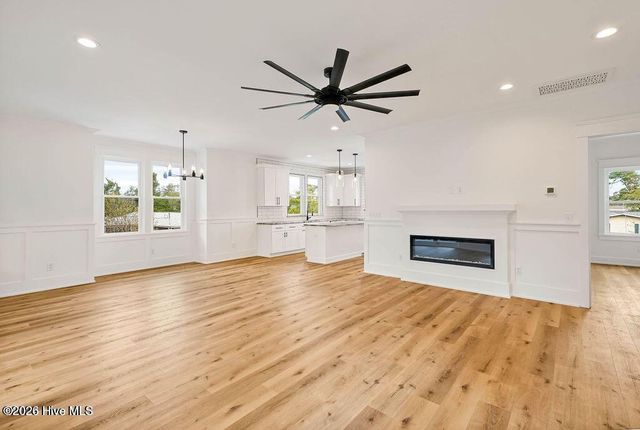 907 Fourth Street S, Carolina Beach, NC 28428