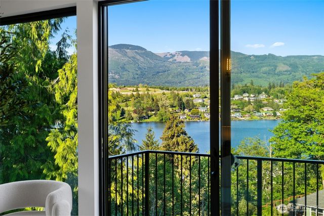 18315 Majestic Ridge Lane, Mount Vernon, WA 98274