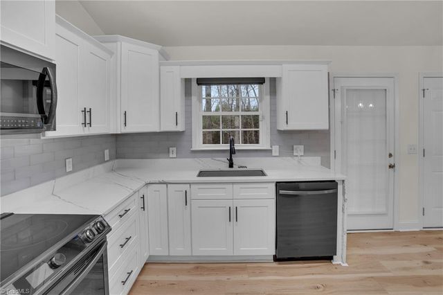 1950 Tot Hill Farm Road, Asheboro, NC 27205