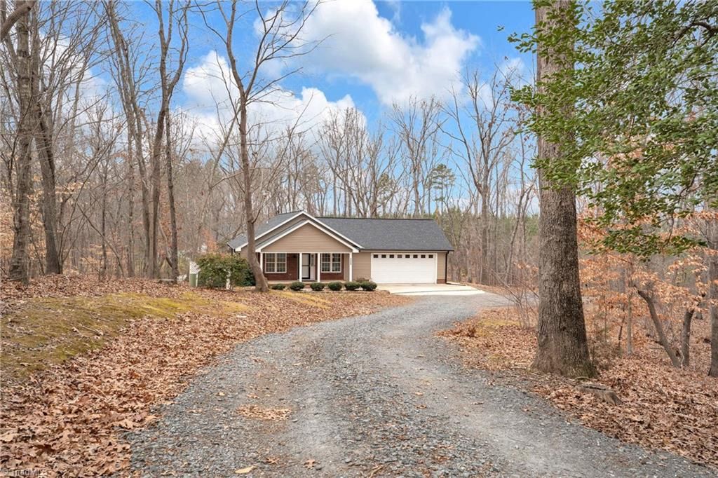 1950 Tot Hill Farm Road, Asheboro, NC 27205