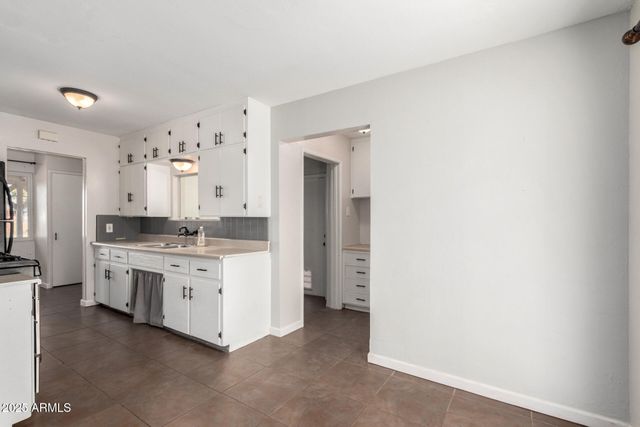 1061 W 5TH Street, Mesa, AZ 85201