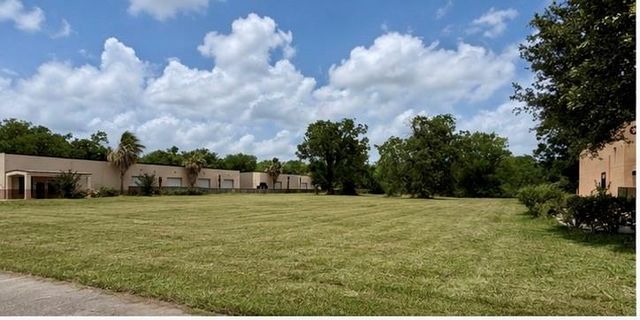 90 Avenue A, Richmond, TX 77406