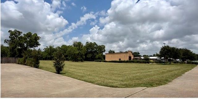 90 Avenue A, Richmond, TX 77406