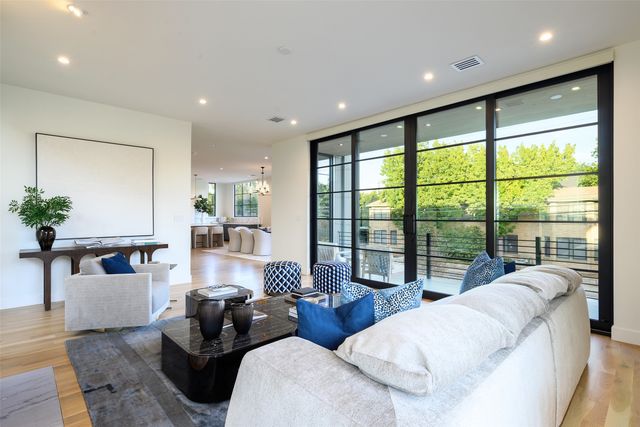 4051 Hawthorne Avenue, Dallas, TX 75219