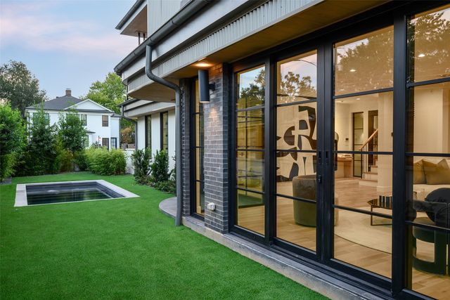 4051 Hawthorne Avenue, Dallas, TX 75219