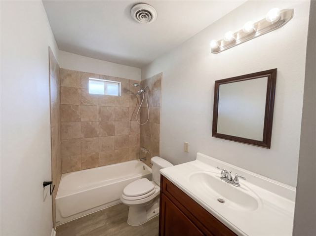 512 Harbor Lane, Hickory Creek, TX 75065