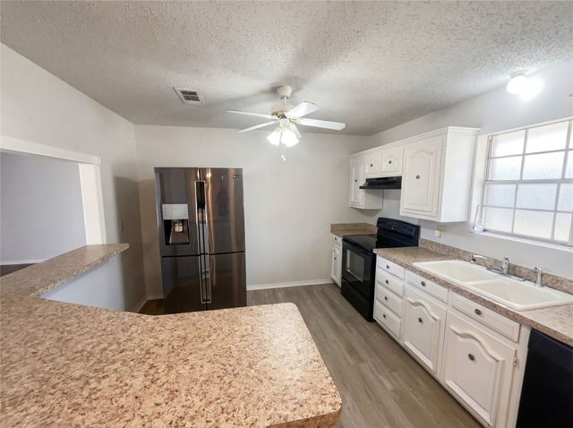 512 Harbor Lane, Hickory Creek, TX 75065