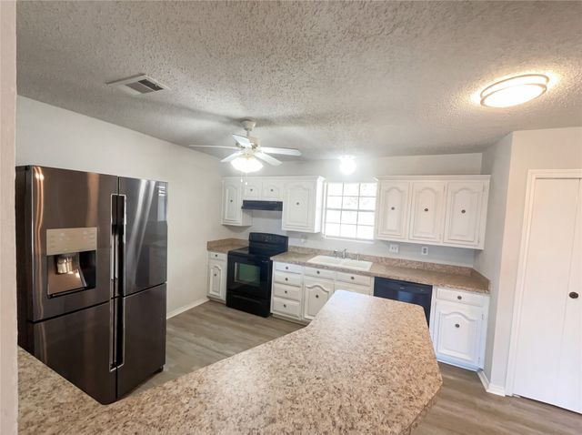 512 Harbor Lane, Hickory Creek, TX 75065