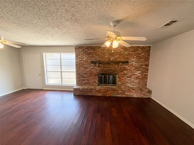 512 Harbor Lane, Hickory Creek, TX 75065