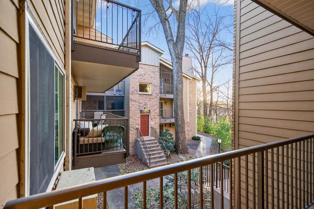 2010 Ridge Drive 13, Saint Louis Park, MN 55416