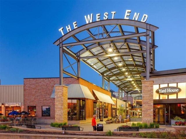 2010 Ridge Drive 13, Saint Louis Park, MN 55416