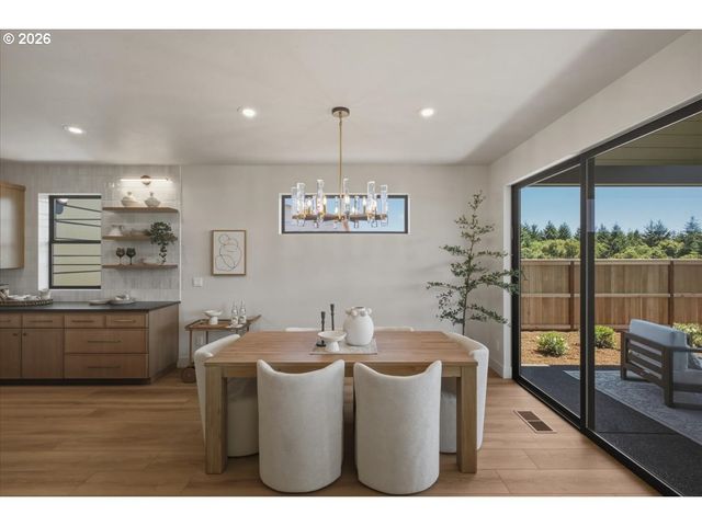 6123 Evangelista St S, Salem, OR 97306