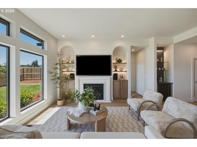 6123 Evangelista St S, Salem, OR 97306