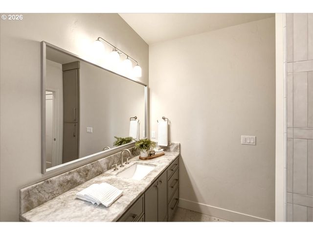6123 Evangelista St S, Salem, OR 97306