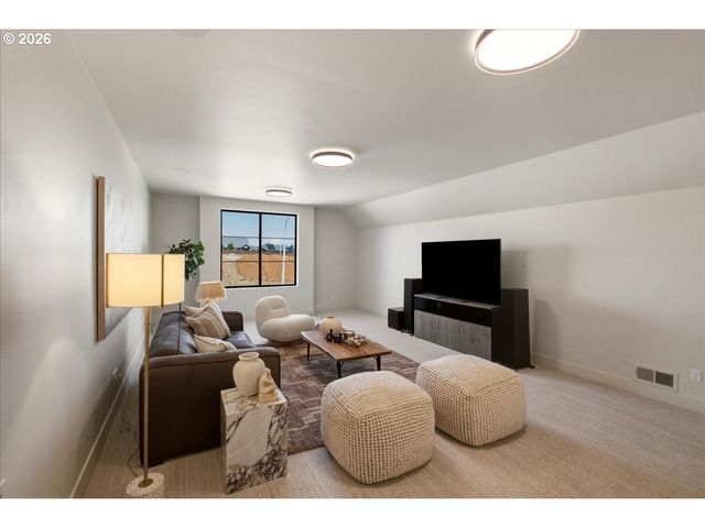 6123 Evangelista St S, Salem, OR 97306