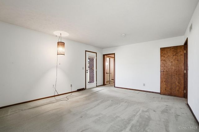 6486 Butterfly Way, West Chester, OH 45069