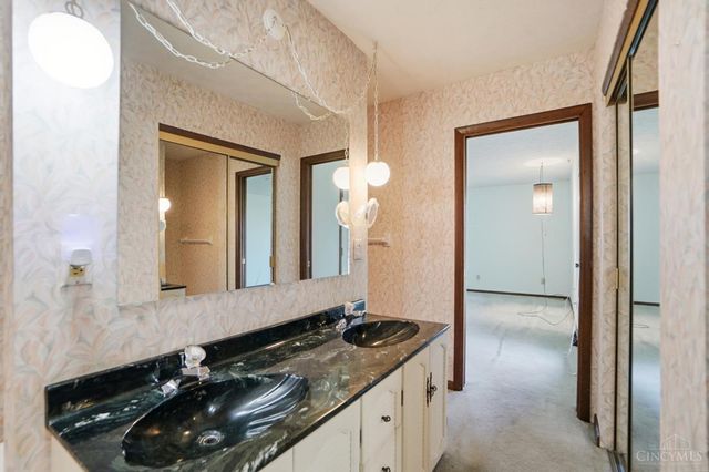 6486 Butterfly Way, West Chester, OH 45069